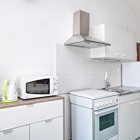 863b * Biograd Na Moru
