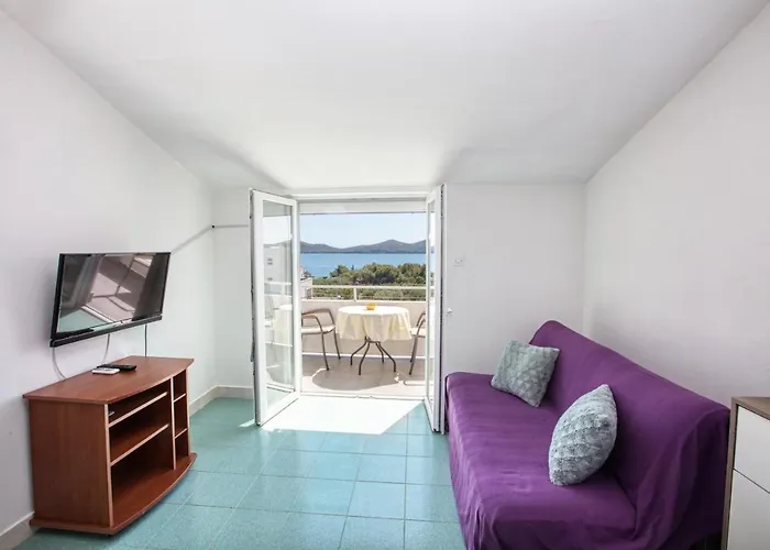 863b * Biograd Na Moru